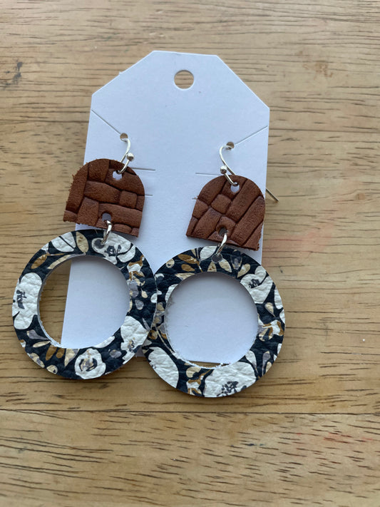 O Sandy Geo Earring